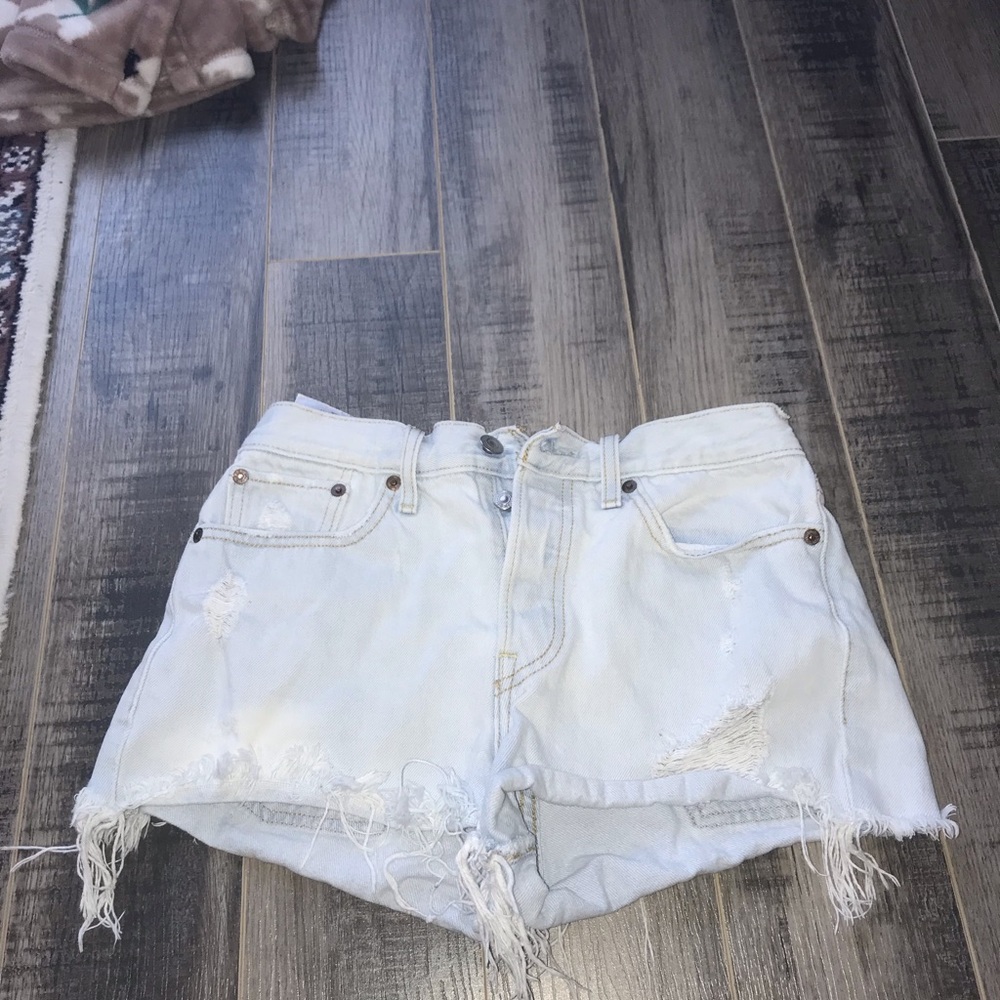 Like new Levi size 27 shorts